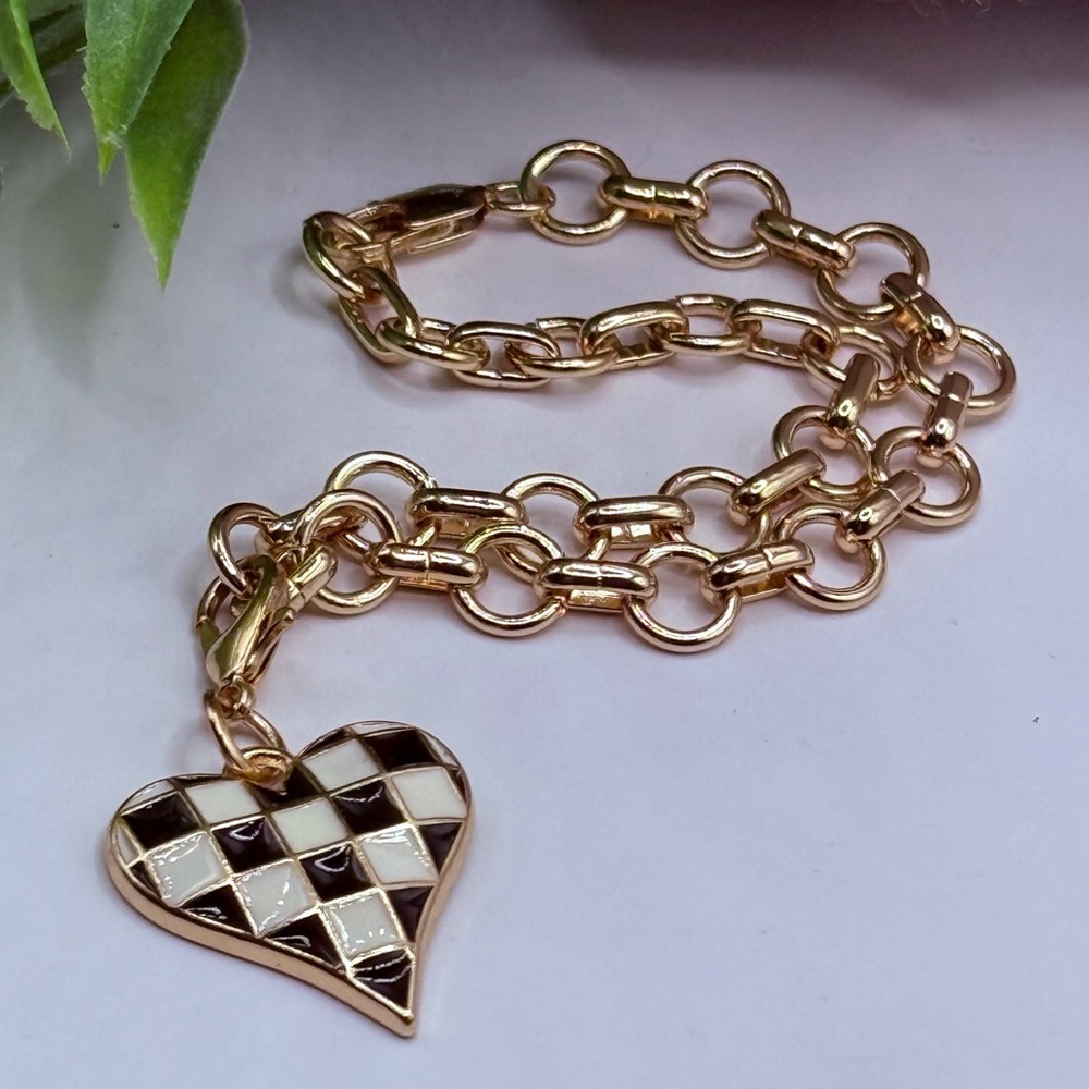 NEW Heart Charm Bracelet gold with checkered charm
